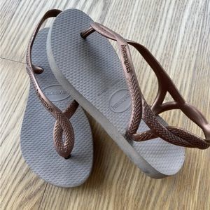 Havaianas Girl Kids Luna Beach Pool Casual Rubber Sandals Flats Size 29-30 13-1